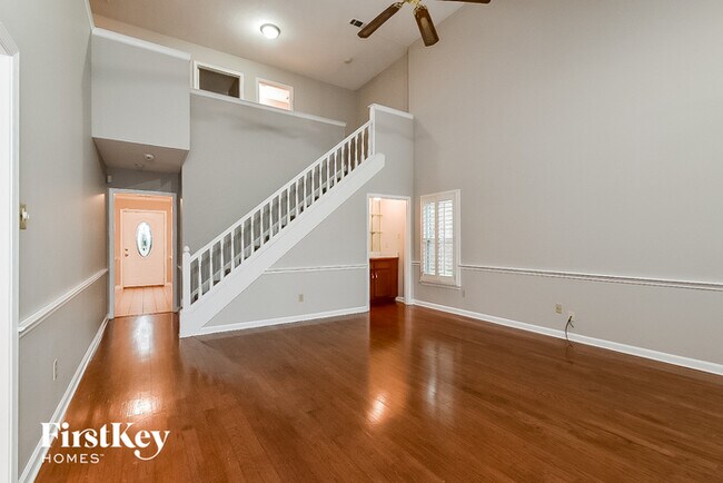 Building Photo - 8861 Reflections Cove