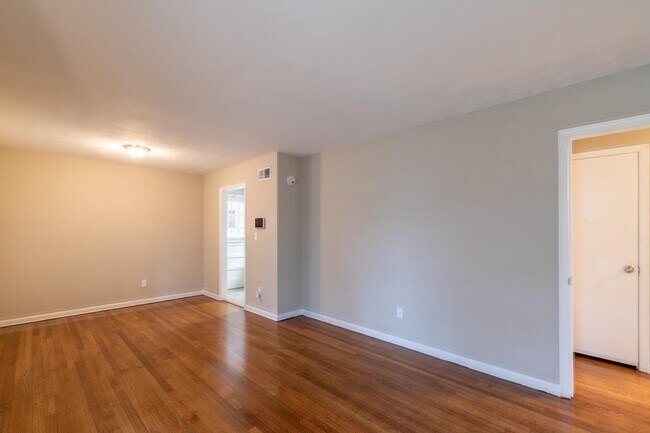 Building Photo - 5121 Ginger Cir