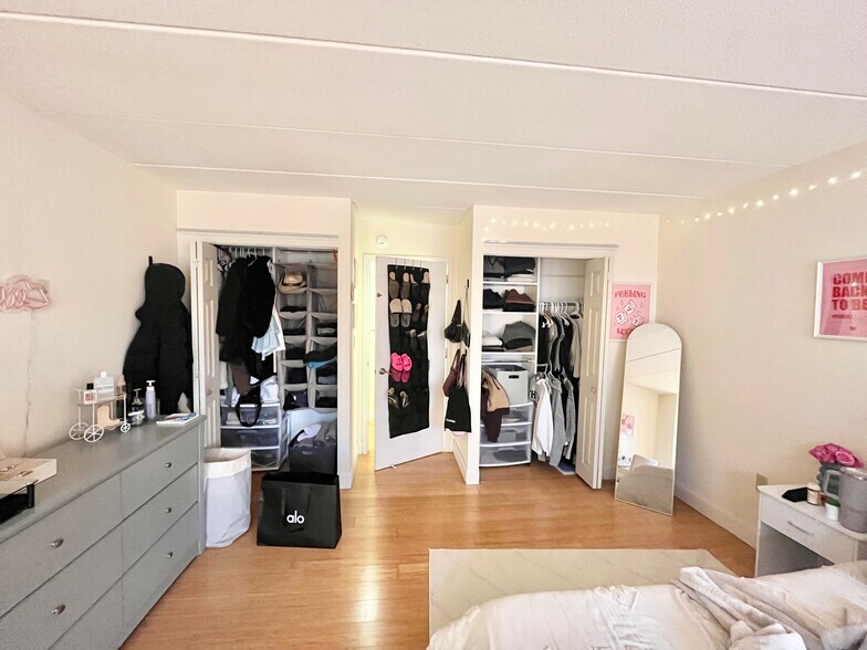 Building Photo - 6 Douglas Park