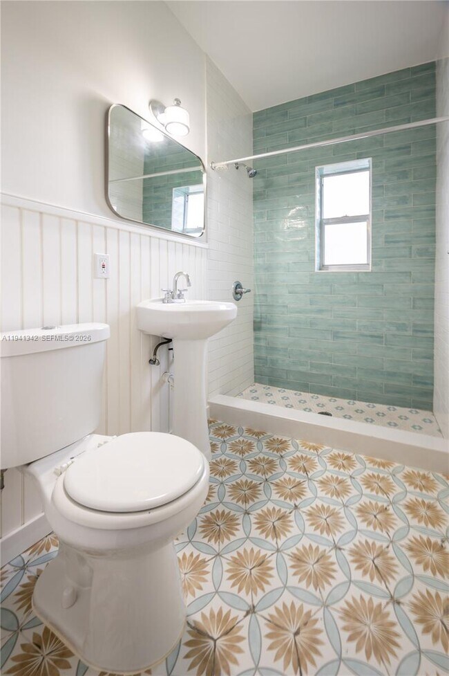 Building Photo - 520 SW 6th St