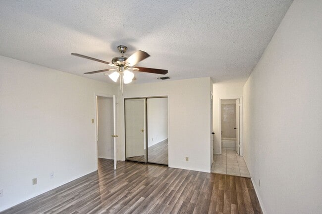 Building Photo - 663 Floral Ave