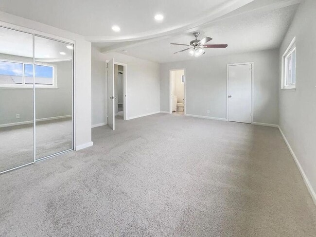 Building Photo - 1702 SW Airoso Blvd