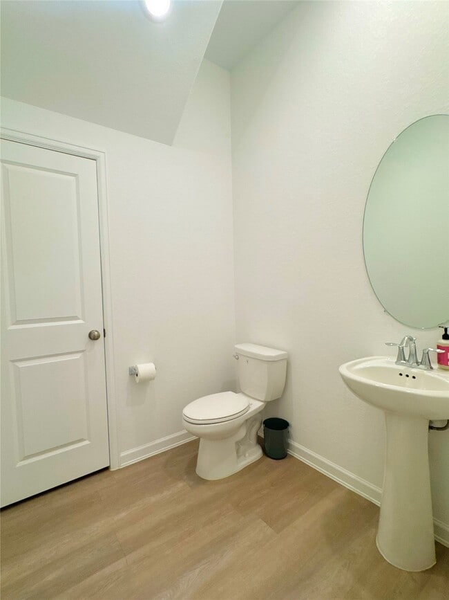 Building Photo - 4015 Champlain Wy