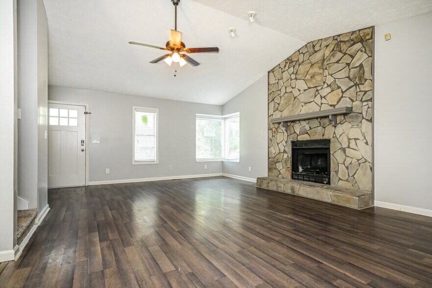 Building Photo - 2093 Phillips Rd