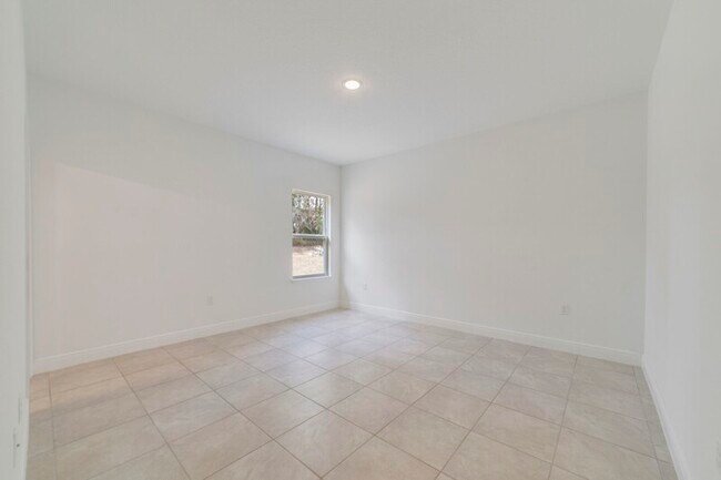 Building Photo - 7130 N Cricket Dr