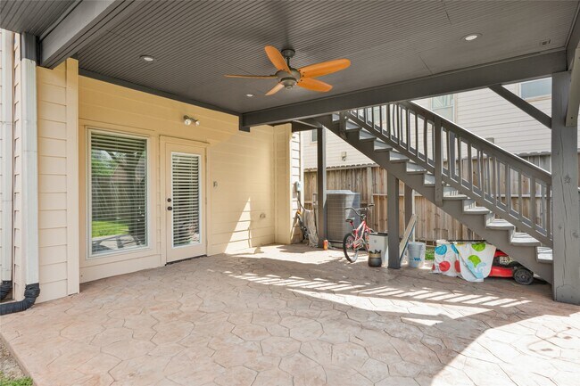 Building Photo - 5509 Darling St