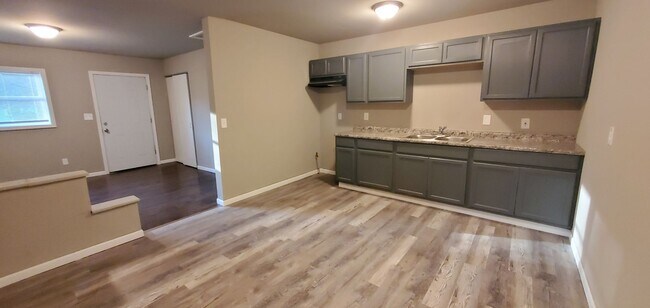 Building Photo - 3927 Rhode Island Ct.