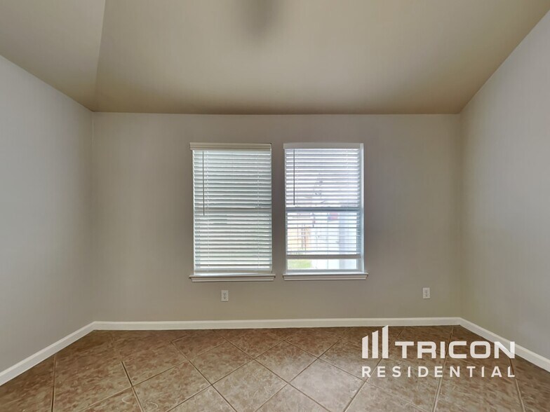 Building Photo - 1240 Estival Dr