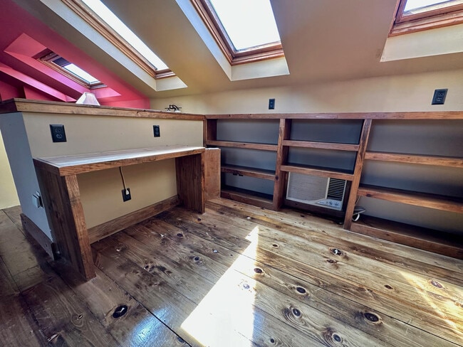 Building Photo - 107 Franklin St