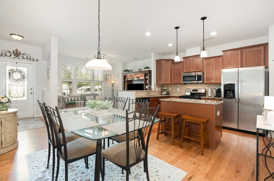 Building Photo - 3021 Honeylocust Ln