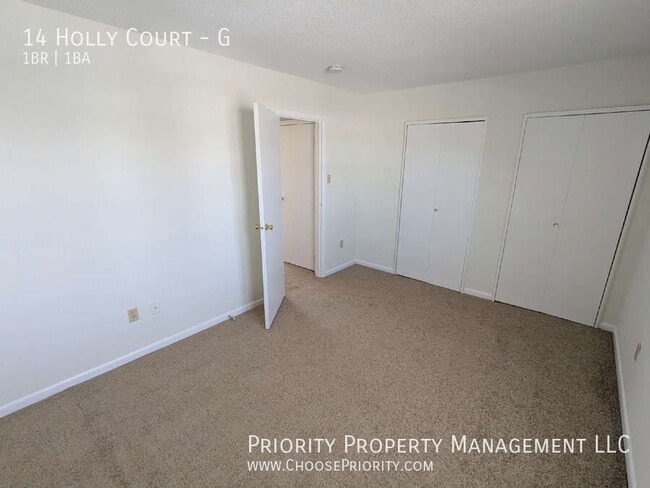 Building Photo - 14 Holly Ct