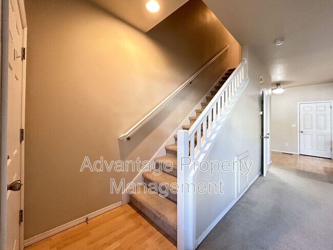 Building Photo - 3108 NW Morning Glory Dr