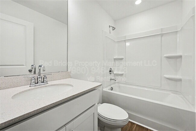 Building Photo - 2124 Cobble Ct