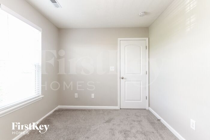 Building Photo - 3214 S Dendle Dr