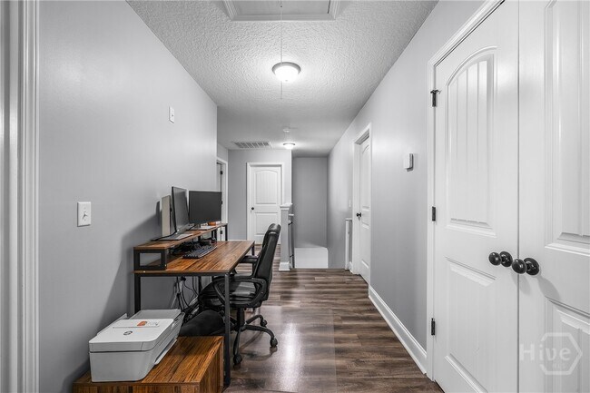 Building Photo - 101 Del Mar Ct