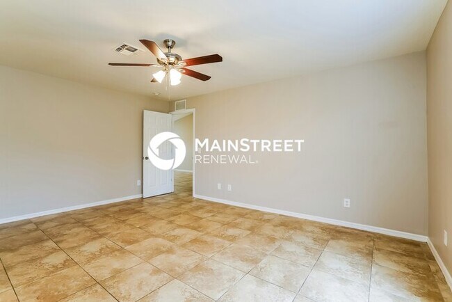 Building Photo - 3 Bedroom Pet-Friendly Home in lehigh acres, FL with Main Street Renewal