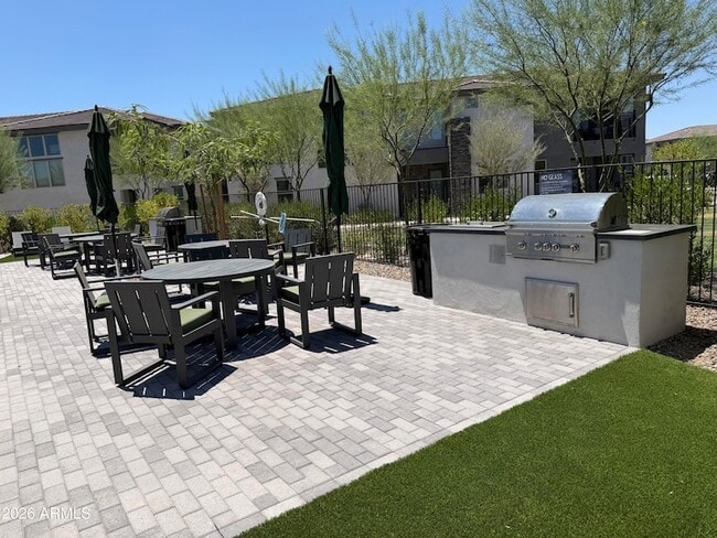 Building Photo - 2121 W Sonoran Desert Dr
