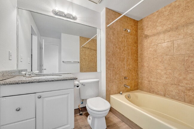 Building Photo - $2,595 - 3 Bed, 1 Bath Newly Renovated Hom...