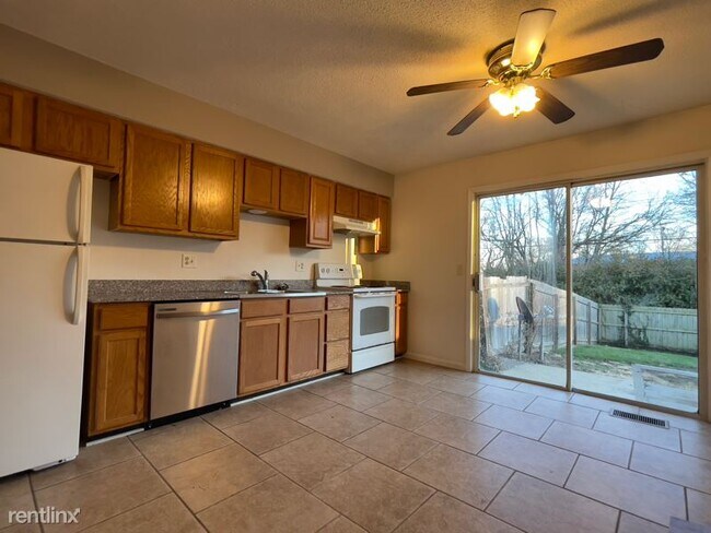 Building Photo - 2 br, 1 bath House - 2038 Austin Dr