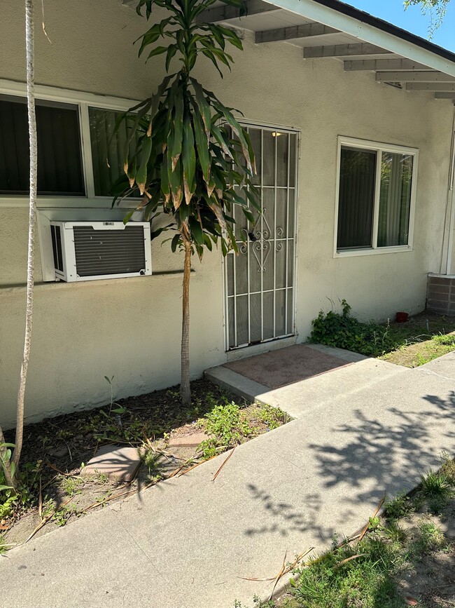 Primary Photo - 515 W Foothill Blvd