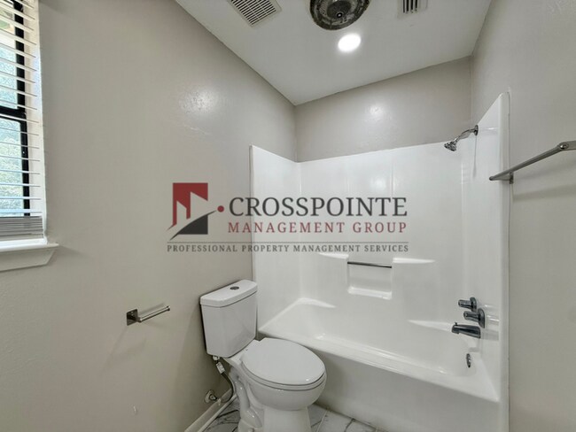 Building Photo - Tour Today! 3 Bedroom, 2 Bathroom Home!