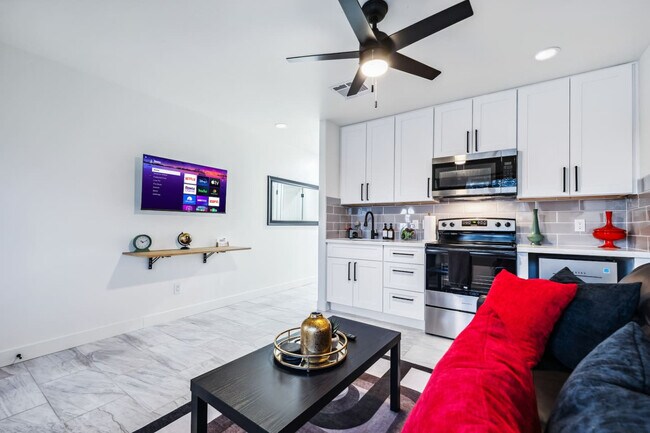 Building Photo - 131 Mescal Loop