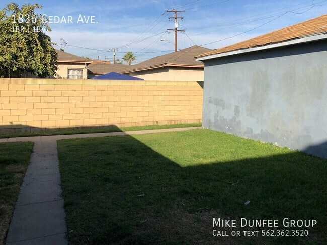Building Photo - 1836 Cedar Ave