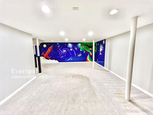 Building Photo - 1584 Camelot Cir