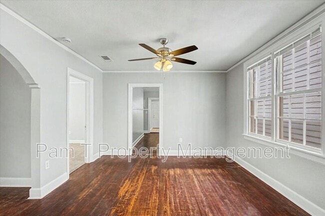 Building Photo - 633 W 35th St