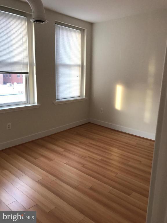 Building Photo - 218 E Chase St