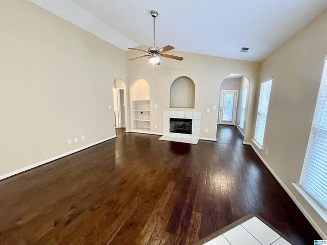 Building Photo - 5389 Cottage Cir