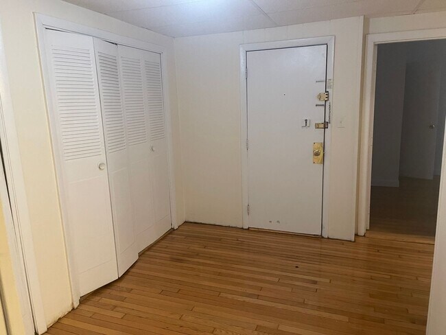 Building Photo - PACKARDS CORNER BU,  Renovated 3 bed  NO FEE ..Open Layout, Porch, 1.5 bath  equal Large bedrooms...