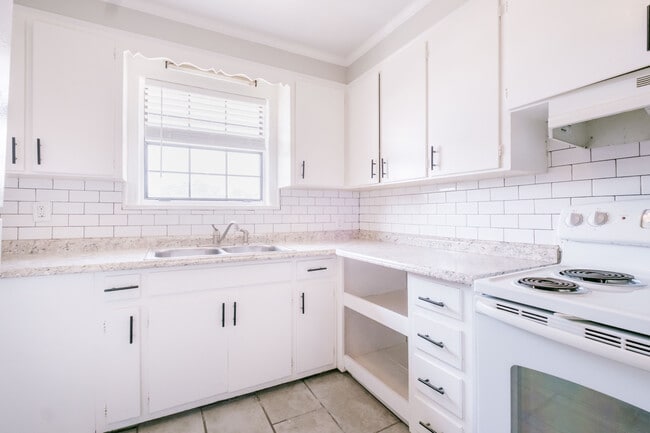 Building Photo - 9 Berkley Pl