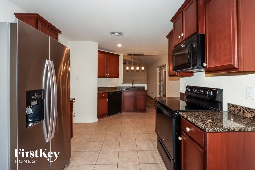 Building Photo - 2301 Starboard Sail