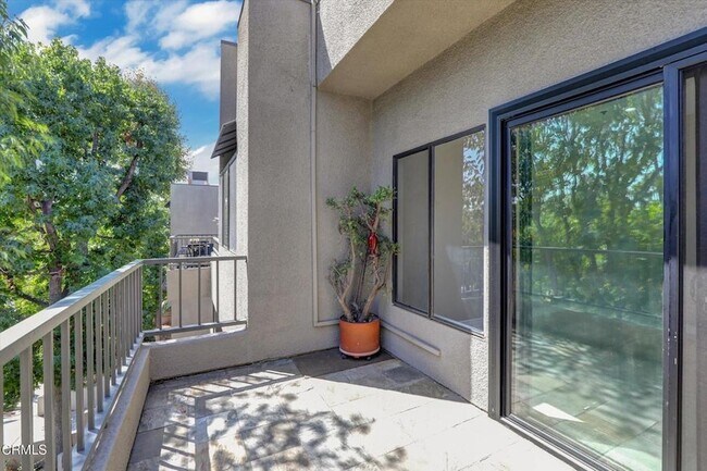 Building Photo - 1310 E Orange Grove Blvd