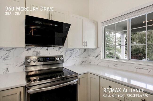 Building Photo - 960 Mercury Dr