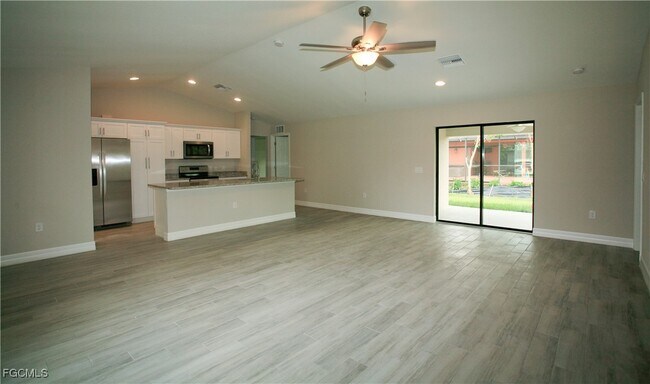 Building Photo - 8445 Coral Dr