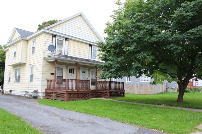 Building Photo - 436 Cross St