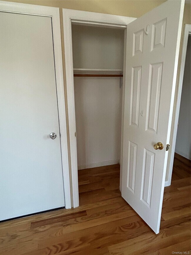 Building Photo - 631 W Market St