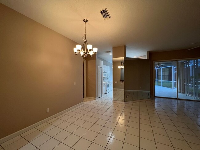 Building Photo - 557 SW New Castle Cove