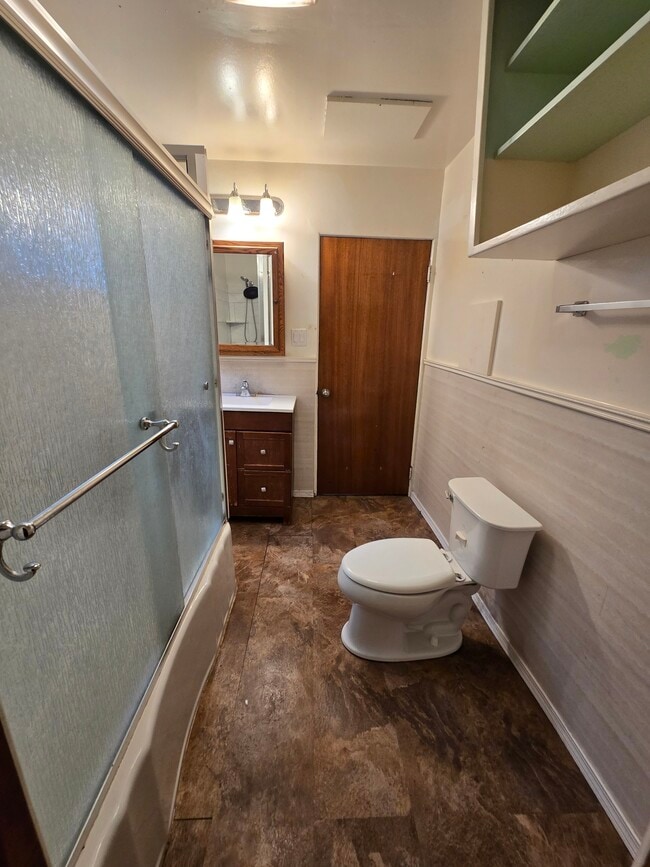 Building Photo - 902 7th Ave N