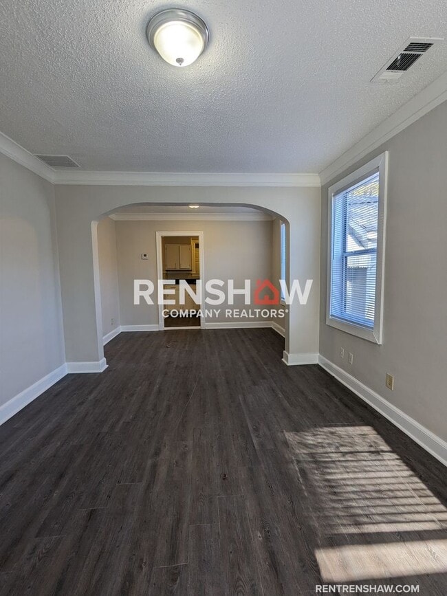 Classic 4/1.5 Nutbush Area Home Now Availa... 3464 Mayflower Ave