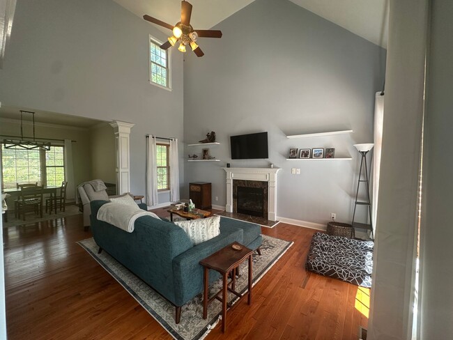 Building Photo - Carolina Lakes Gated Community!!