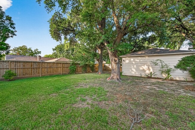 Building Photo - 9602 S Petersham Dr