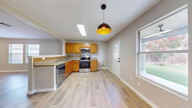 Building Photo - 145 S Willow Way
