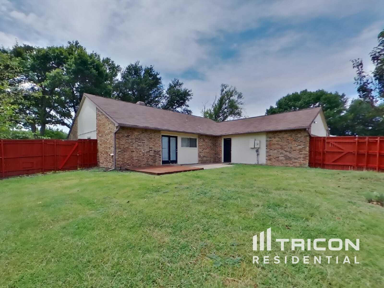 Building Photo - 496 Justice Dr
