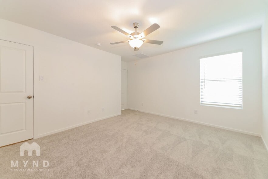 Building Photo - 2728 Mistwood Dr