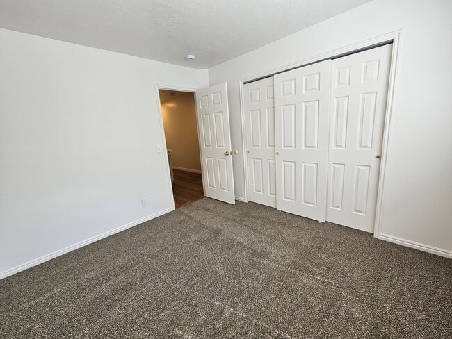 Building Photo - Beautifully Remodeled 4 Bed / 2 Bath Home in Stansbury Park