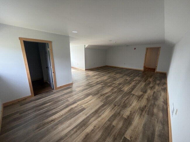 Building Photo - 990 Buck Heights Rd