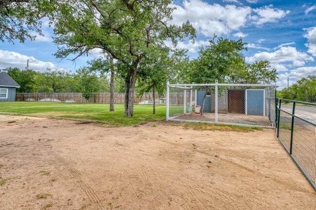 Building Photo - 1304 Prairie Creek Dr